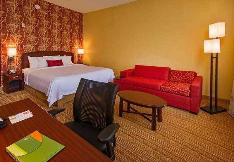 Courtyard By Marriott Airport Coliseum Hotel