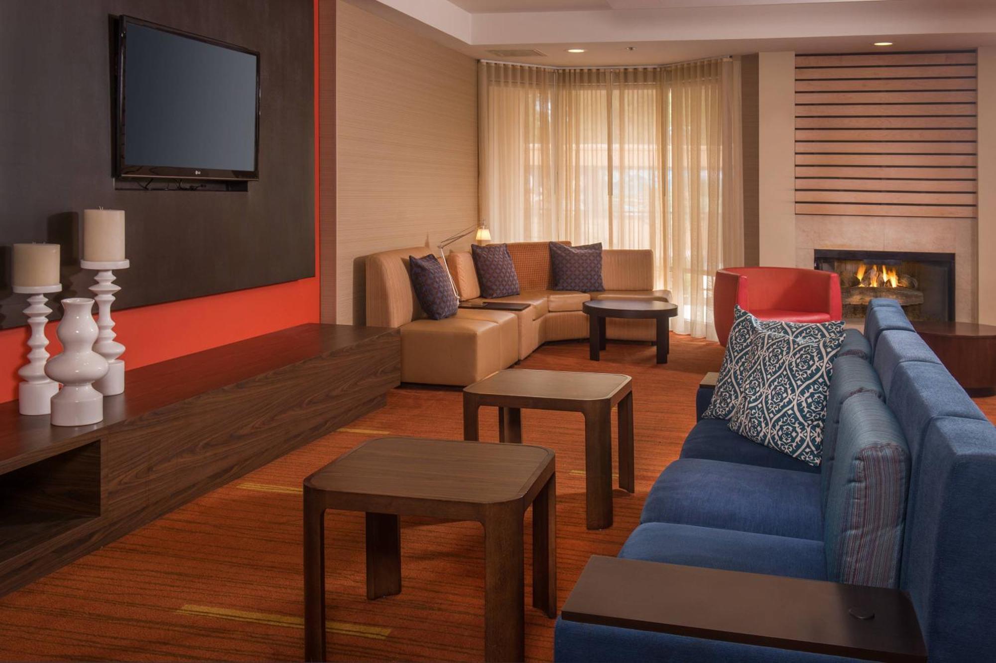 Courtyard By Marriott Airport Coliseum