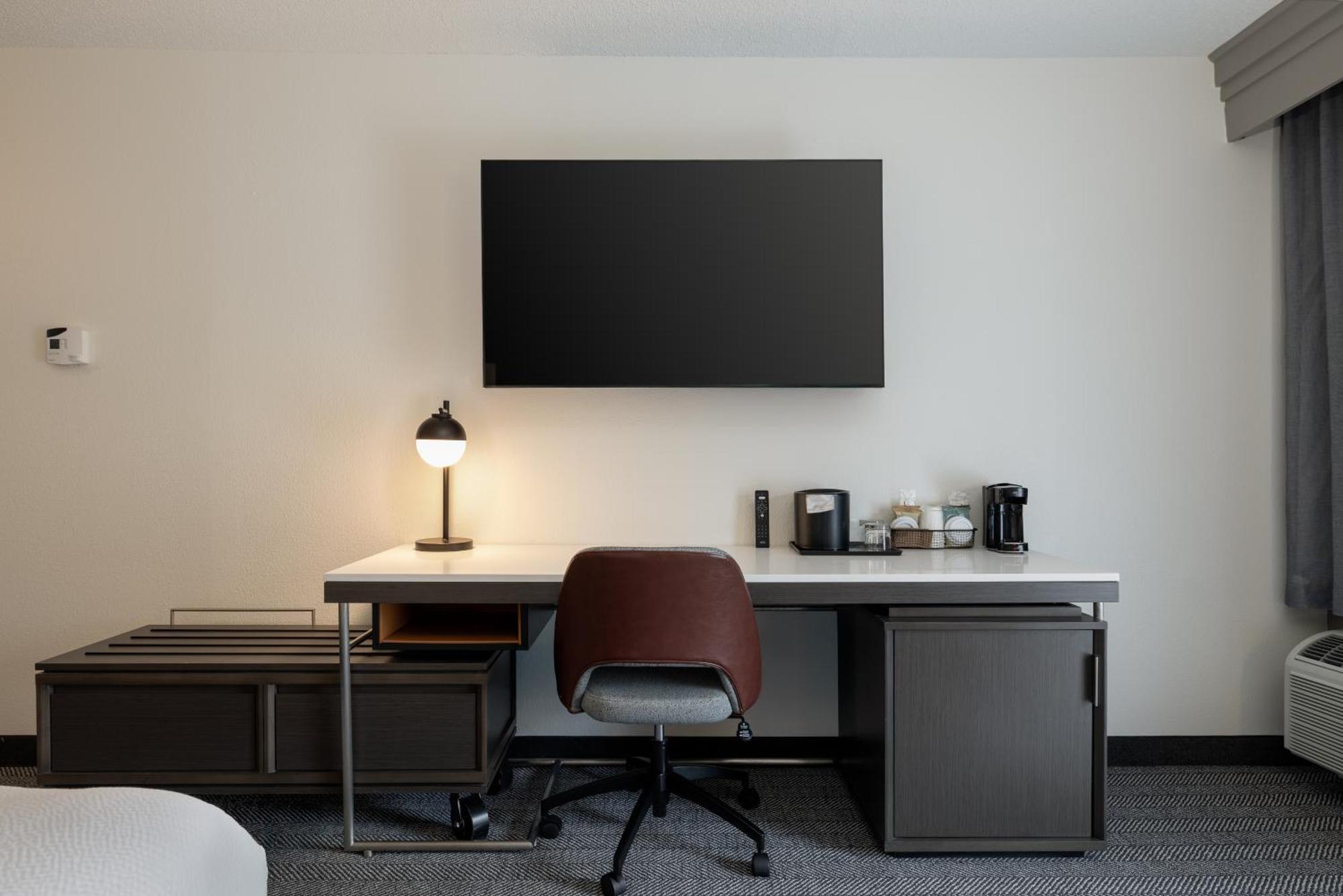 Courtyard By Marriott Airport Coliseum North Charleston