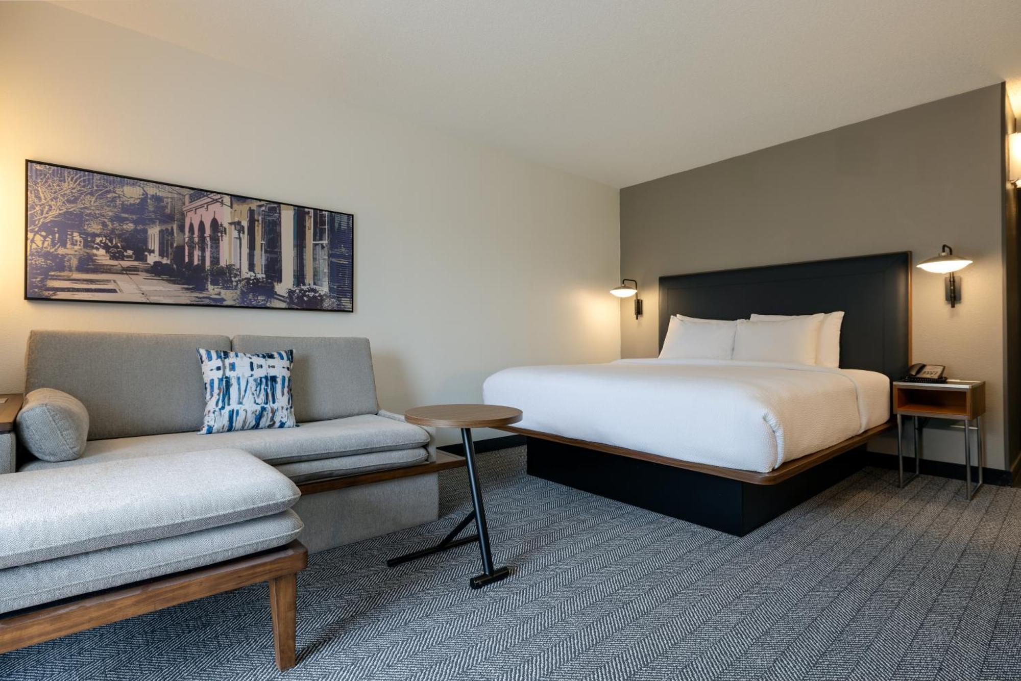 Courtyard By Marriott Airport Coliseum Hotel