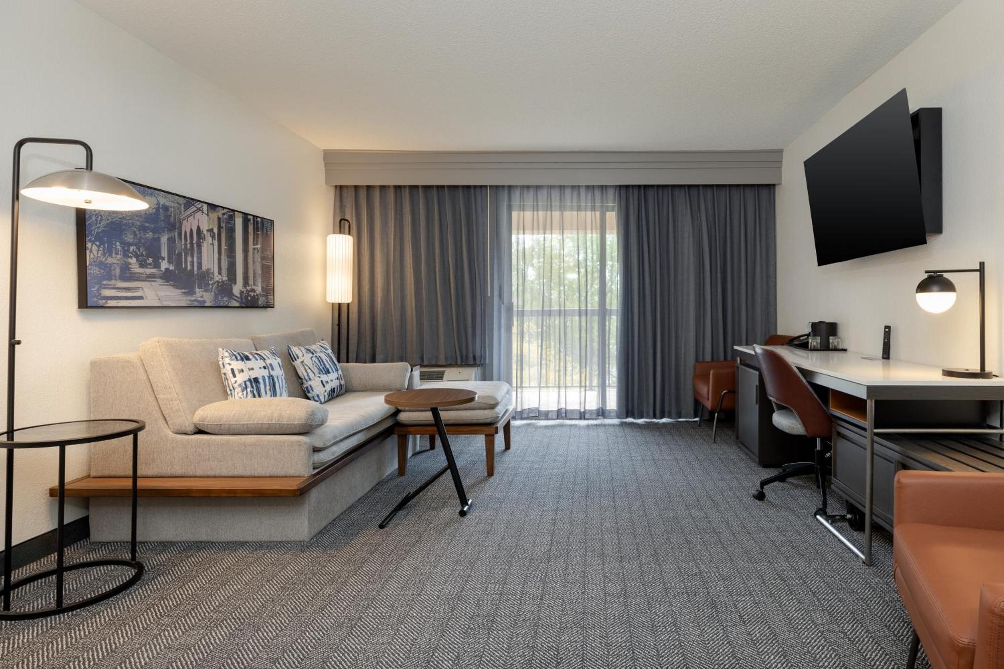Courtyard By Marriott Airport Coliseum 3*
